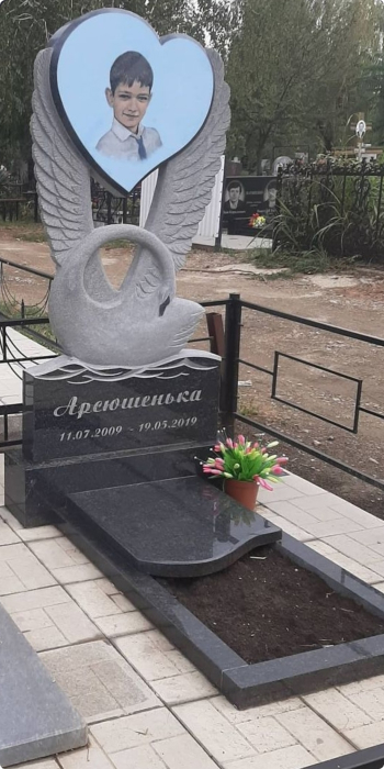 Памятники из гранита 3D фреза в Тольятти