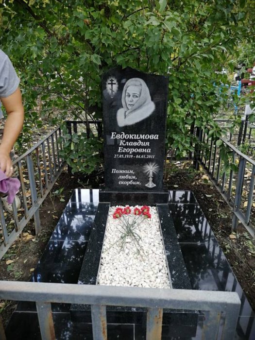 Памятник из гранита 28